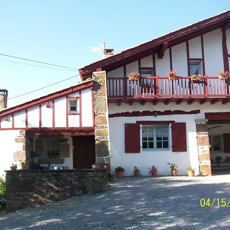 Larraburuko-borda Apartment *